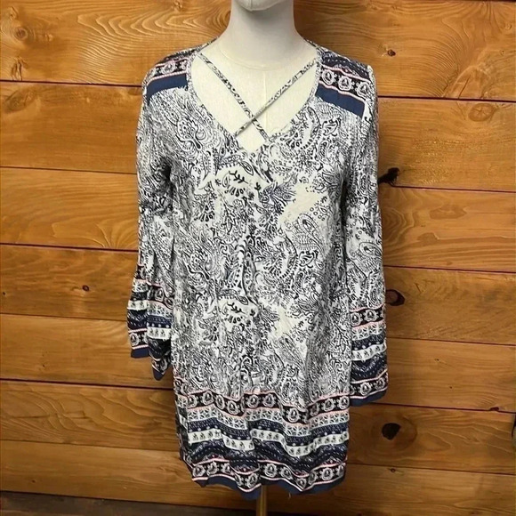ALTARD STATE Womens LONG SLEEVE SHIRT top blouse Paisley white blue Rayon v-neck - Picture 6 of 8